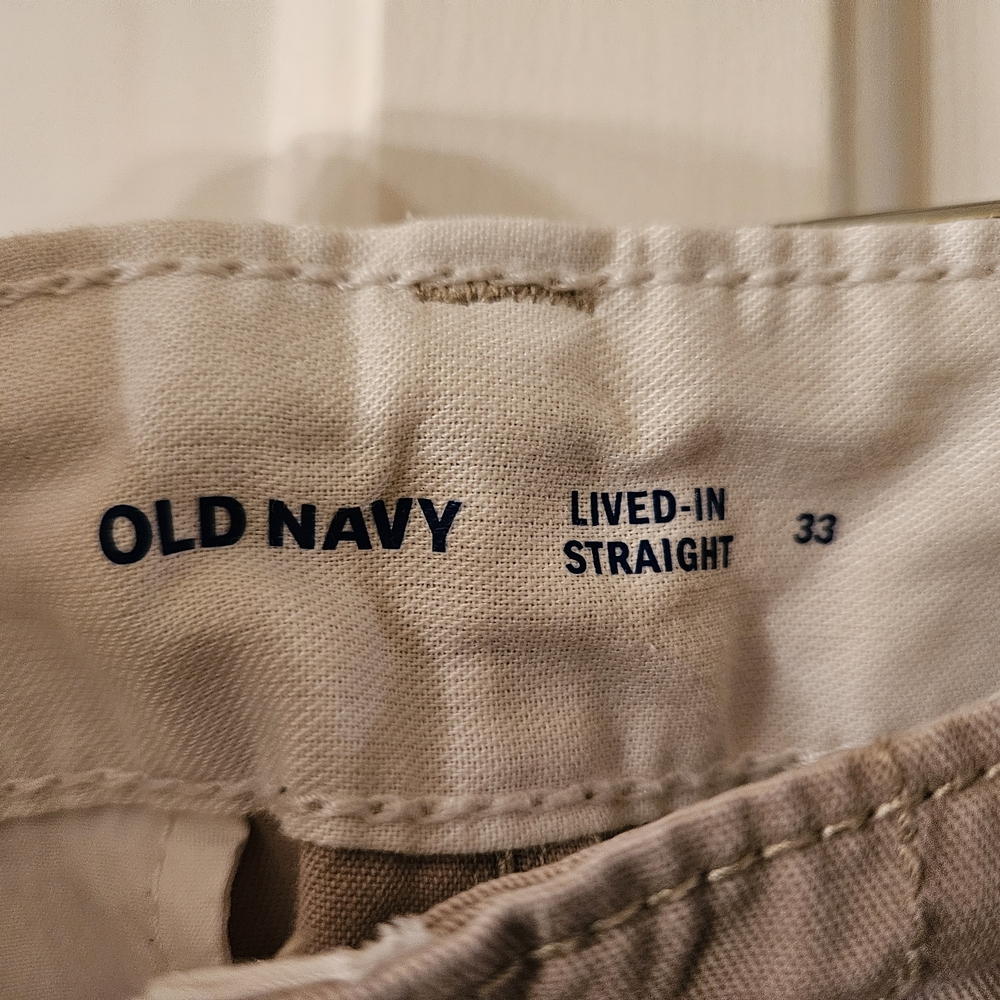 Men's Old Navy Khaki Shorts - Picture 2 of 4